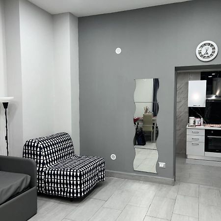 Lad 75 Apartment Napoli Bagian luar foto