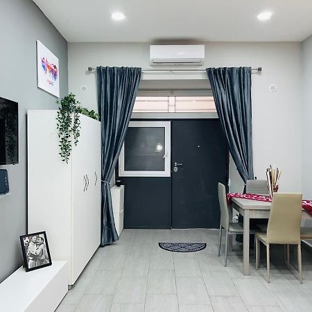 Lad 75 Apartment Napoli Bagian luar foto