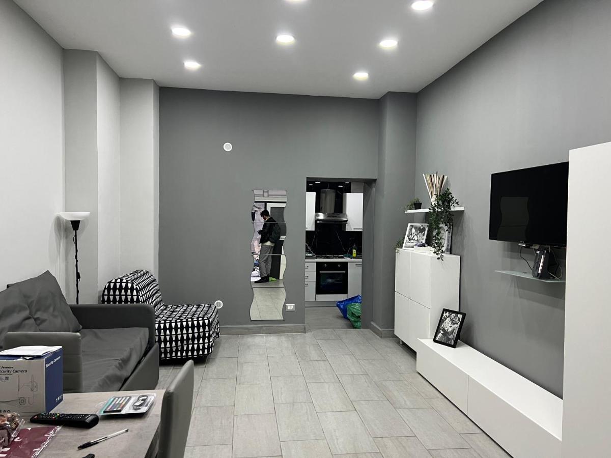 Lad 75 Apartment Napoli Bagian luar foto