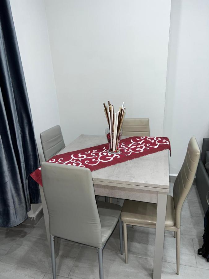 Lad 75 Apartment Napoli Bagian luar foto