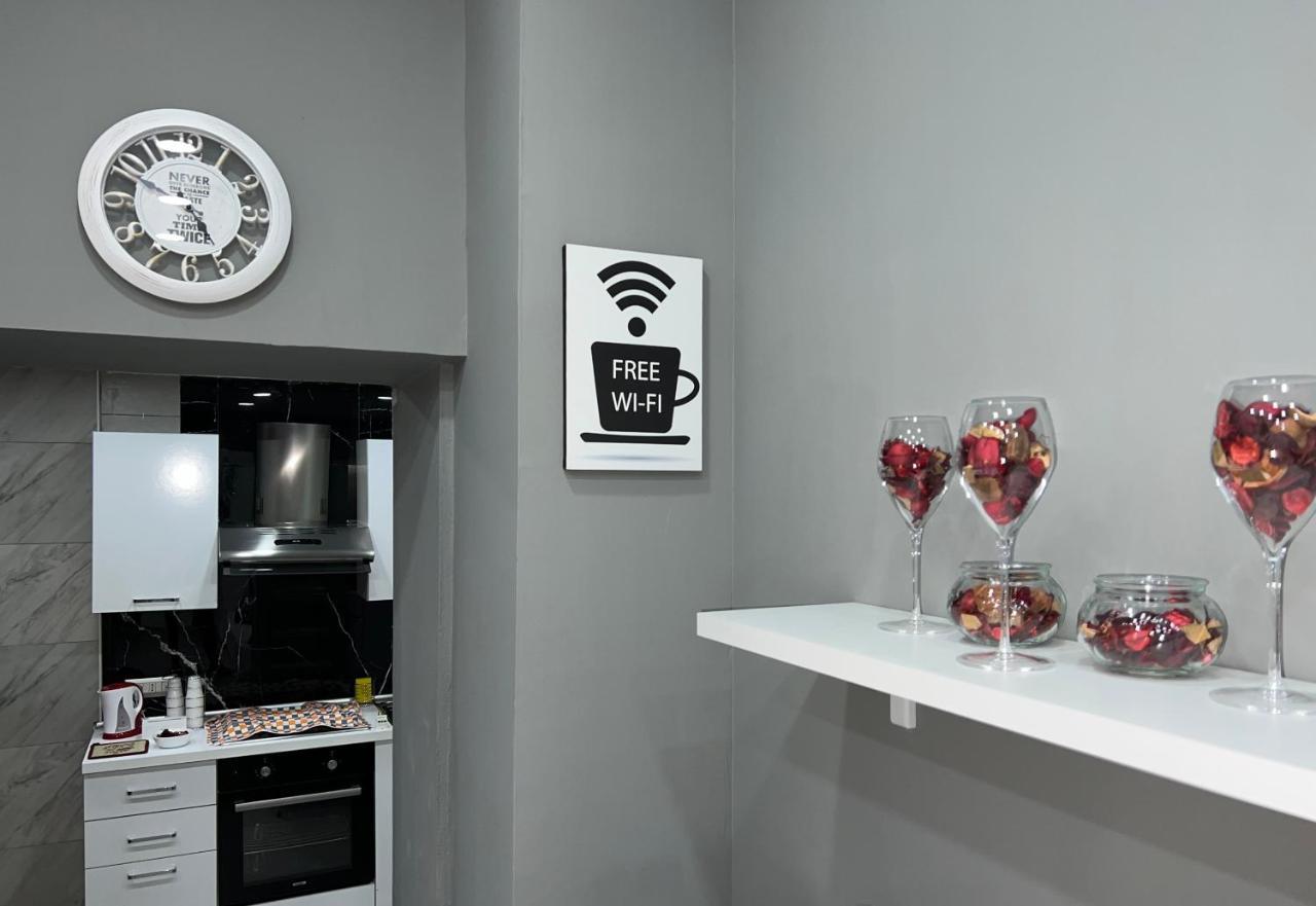 Lad 75 Apartment Napoli Bagian luar foto