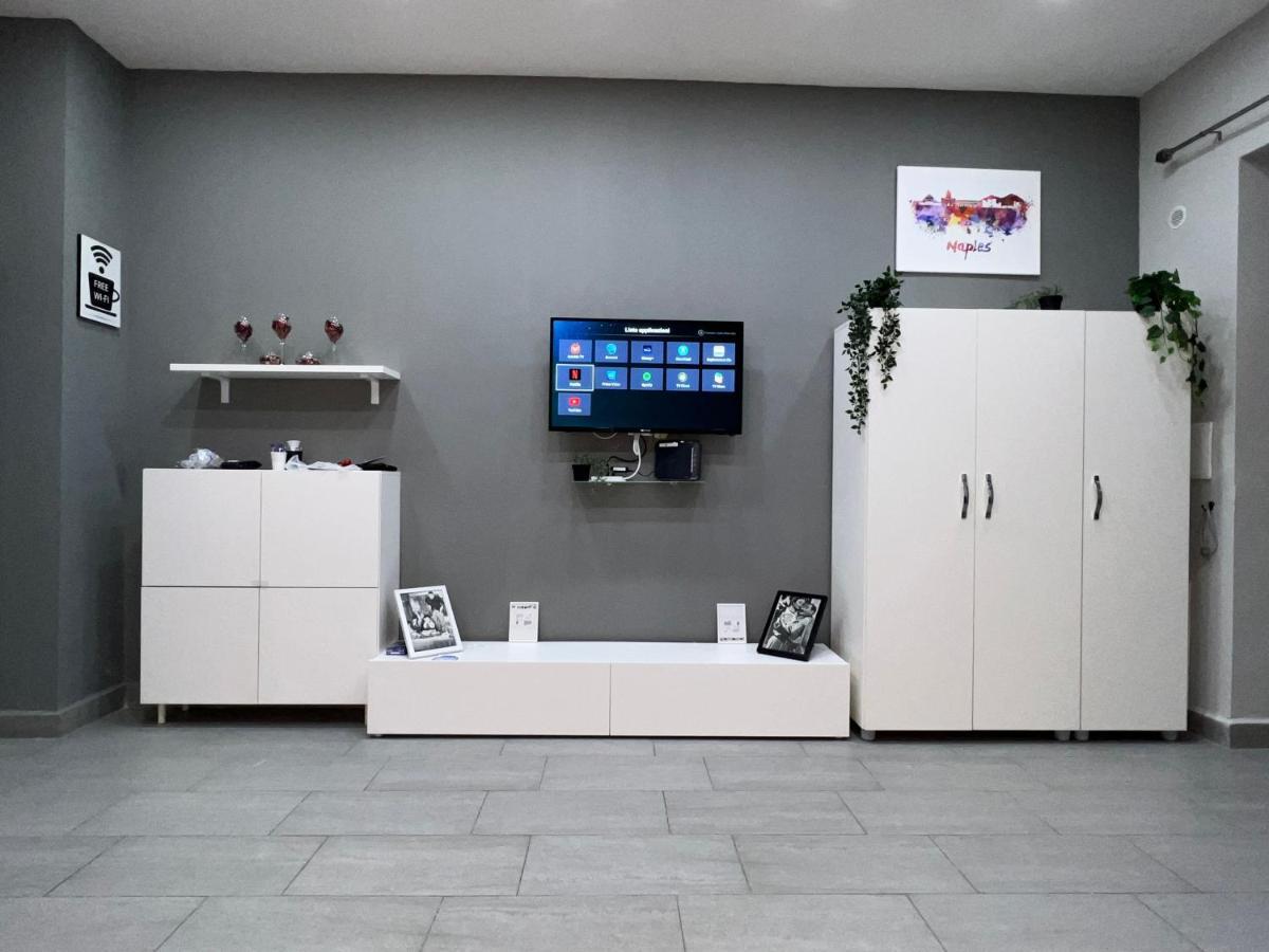 Lad 75 Apartment Napoli Bagian luar foto