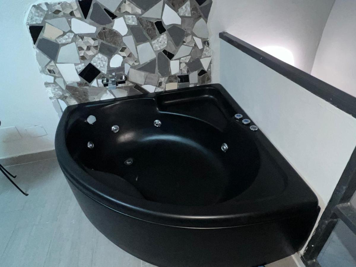 Lad 75 Apartment Napoli Bagian luar foto