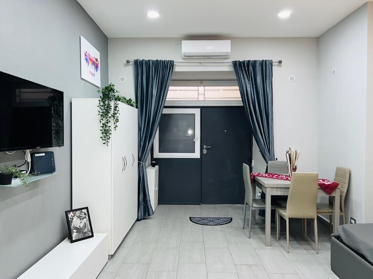 Lad 75 Apartment Napoli Bagian luar foto