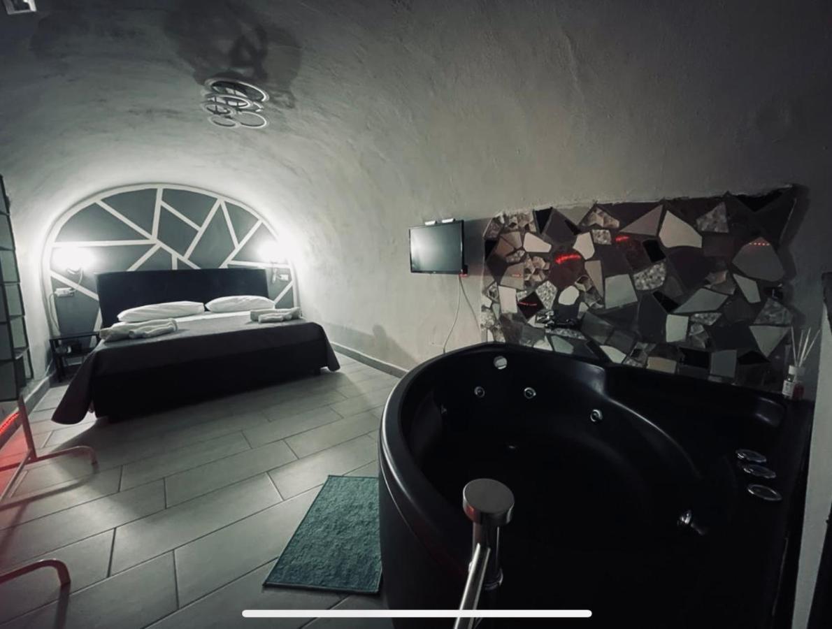 Lad 75 Apartment Napoli Bagian luar foto